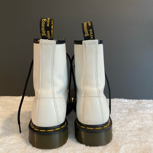 NWOT Doc Marten 1460 Women’s Smooth Leather Lace Up Boots Size 6 - Picture 11 of 16